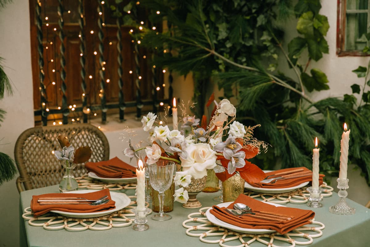 Decoración bodas 2022: una mesa invernal y bohemia