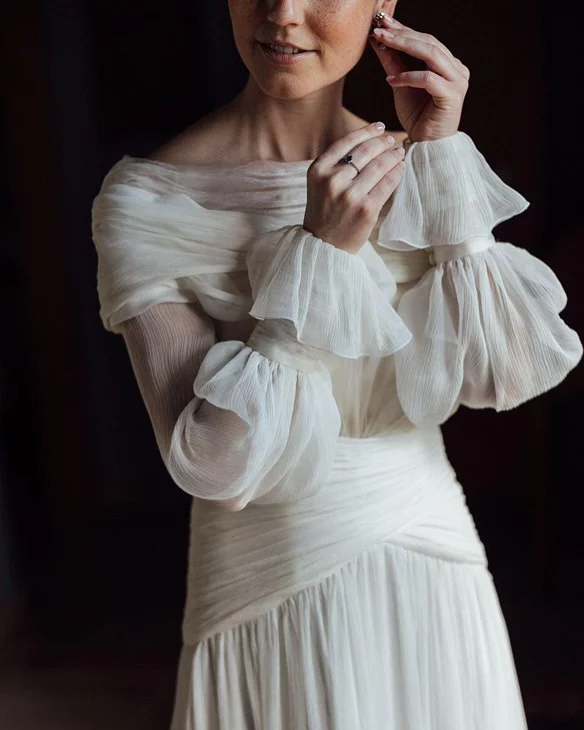 La de diseños bonitos con los que no deja de sorprendernos @alexvidal_atelier . 🫠🥰  Fotos @kiwo_estudio
@raquelcastillo
@casa_santonja_oficial
@latartanabodasyeventos
@jaimelozanoperruquers
@elpobletevents  #weddingday #weddingstyle  #novias #vestidosenovia  #weddingphotographer #weddingphotography #bridal #bridalinspiration  #ynosfuimosdeboda #bodas2025 #vestidodenovia #vestidonovia #novias2025