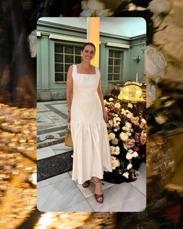 Mayo de eventos y viajes (ya he perdido la cuenta de los trenes que he cogido este mes). 🤪  ▫️Desde #lafiestadeweddingstyle organizada por @sarayceca.studio @weddingstylemagazine , en la que llevé este vestido de @coosyofficial y maquillada por @bygigo .
▫️Mi visita a La Macarena en la que justo me encontré con una boda.
▫️El evento celebrado en @onlyyouhotelvalencia .
▫️ La primera Wedding POP Up de @cuarentaytres_official organizada por @valisse_eventos , y en la que impartí una ponencia.
▫️ La Primera Comunión de Jose.
▫️ El taller abstracto XL impartido por @ojos_azules_estudio y mi obra de arte.
▫️ Y el encuentro con @alexvidal_atelier en Madrid. 🤍  Y además, os dejo una pequeña reflexión en la tercera foto que me ha encantado. 🫠  Fotos evento @weddingstylemagazine @irisvegaphoto