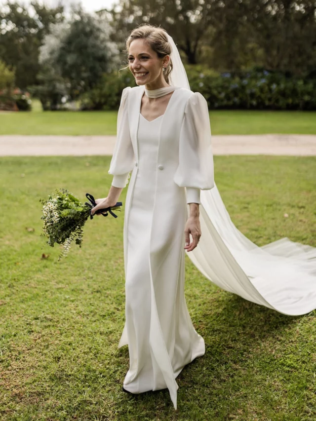 Doy la bienvenida a junio con este diseño maravilloso de mi amigo @luisinfantesofficial . 🥰  Fotos @punctumfoto
@susiflor.invernaderos  #weddingday #weddingstyle  #novias #vestidosenovia  #weddingphotographer #weddingphotography #bridal #bridalinspiration  #ynosfuimosdeboda #bodas2025 #vestidodenovia #vestidonovia #novias2025