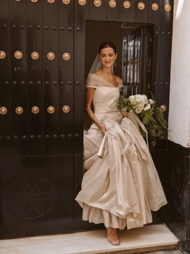 Estas fotos de @alejandrasalido . 🫠 Qué elegancia…  @byjuliahidalgo
@rafaelguerrero_videografo
@orangerie_project  #weddingday #weddingstyle  #novias #vestidosenovia  #weddingphotographer #weddingphotography #bridal #bridalinspiration  #ynosfuimosdeboda #bodas2025 #vestidodenovia #vestidonovia #novias2025